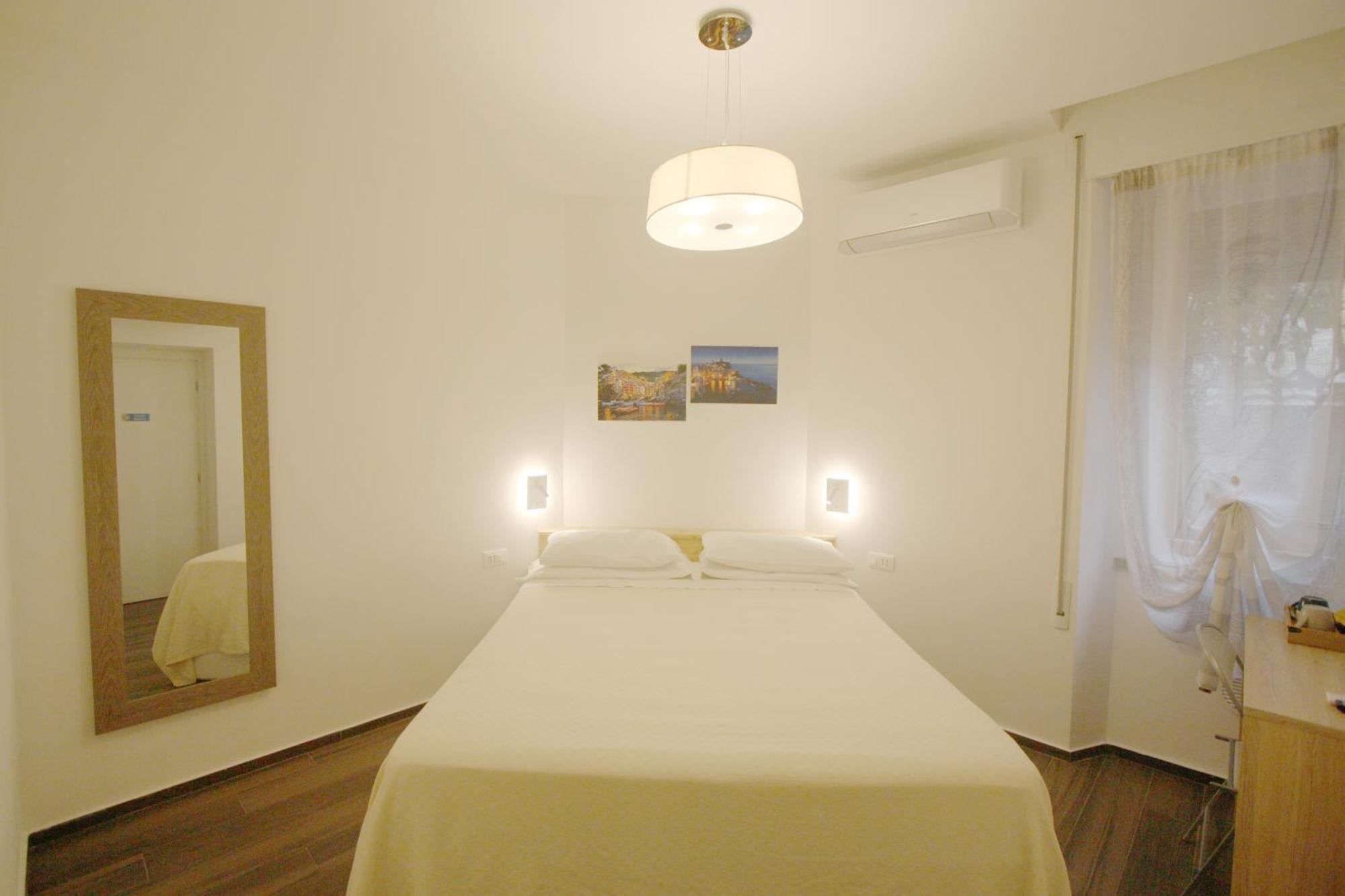 Barbj'S Rooms ลาสเปเซีย ภายนอก รูปภาพ