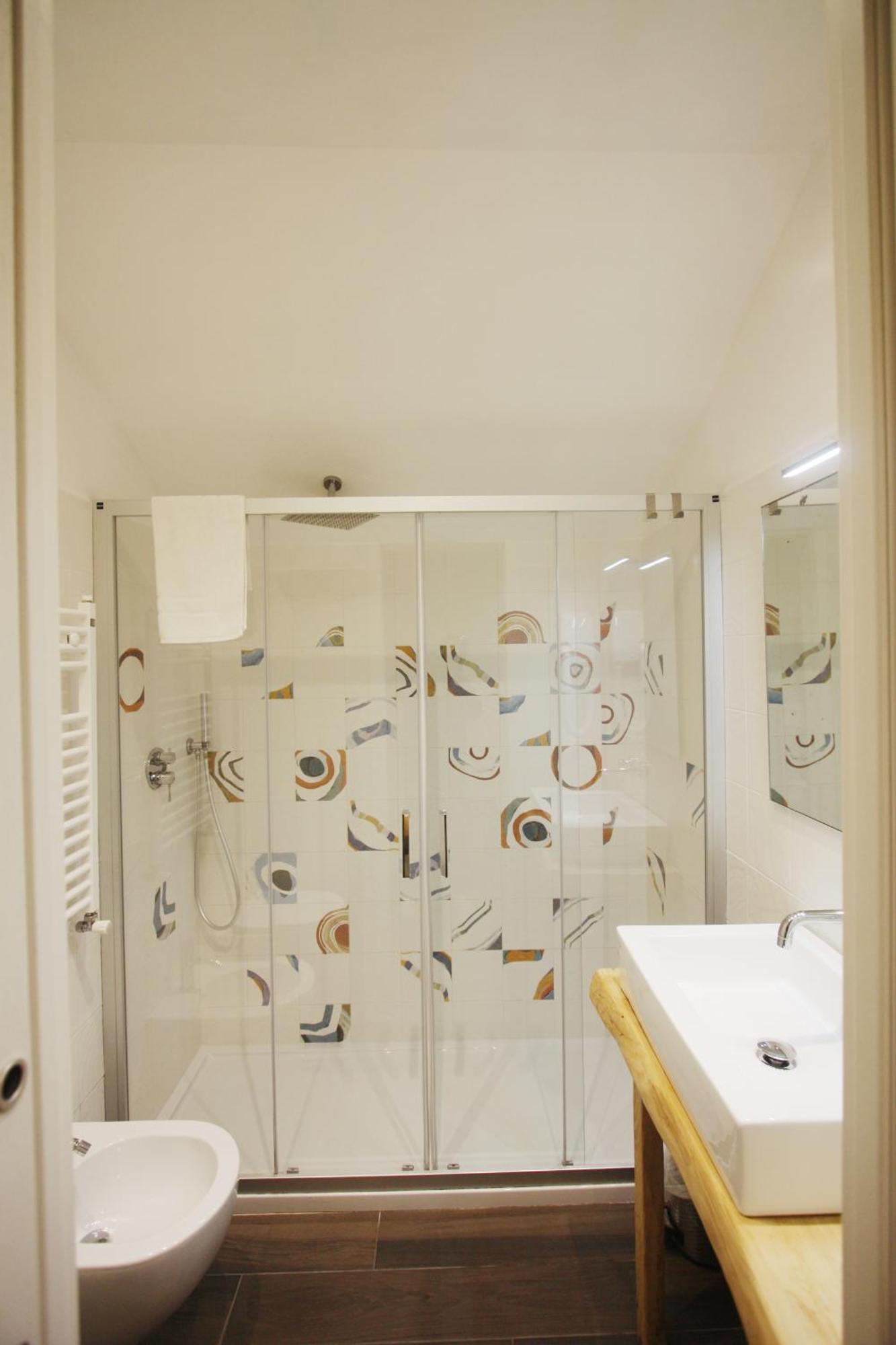 Barbj'S Rooms ลาสเปเซีย ภายนอก รูปภาพ